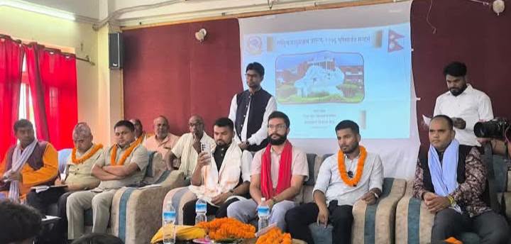 वक्तालाई बोल्ने समय नदिएपछि विवाद, मन्तव्य नसकिँदै शिक्षामन्त्री कार्यक्रमबाट बाहिरिए
